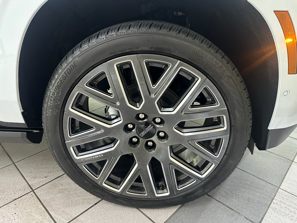 New 2026 GMC Yukon Denali Ultimate AWD/4WD image 15