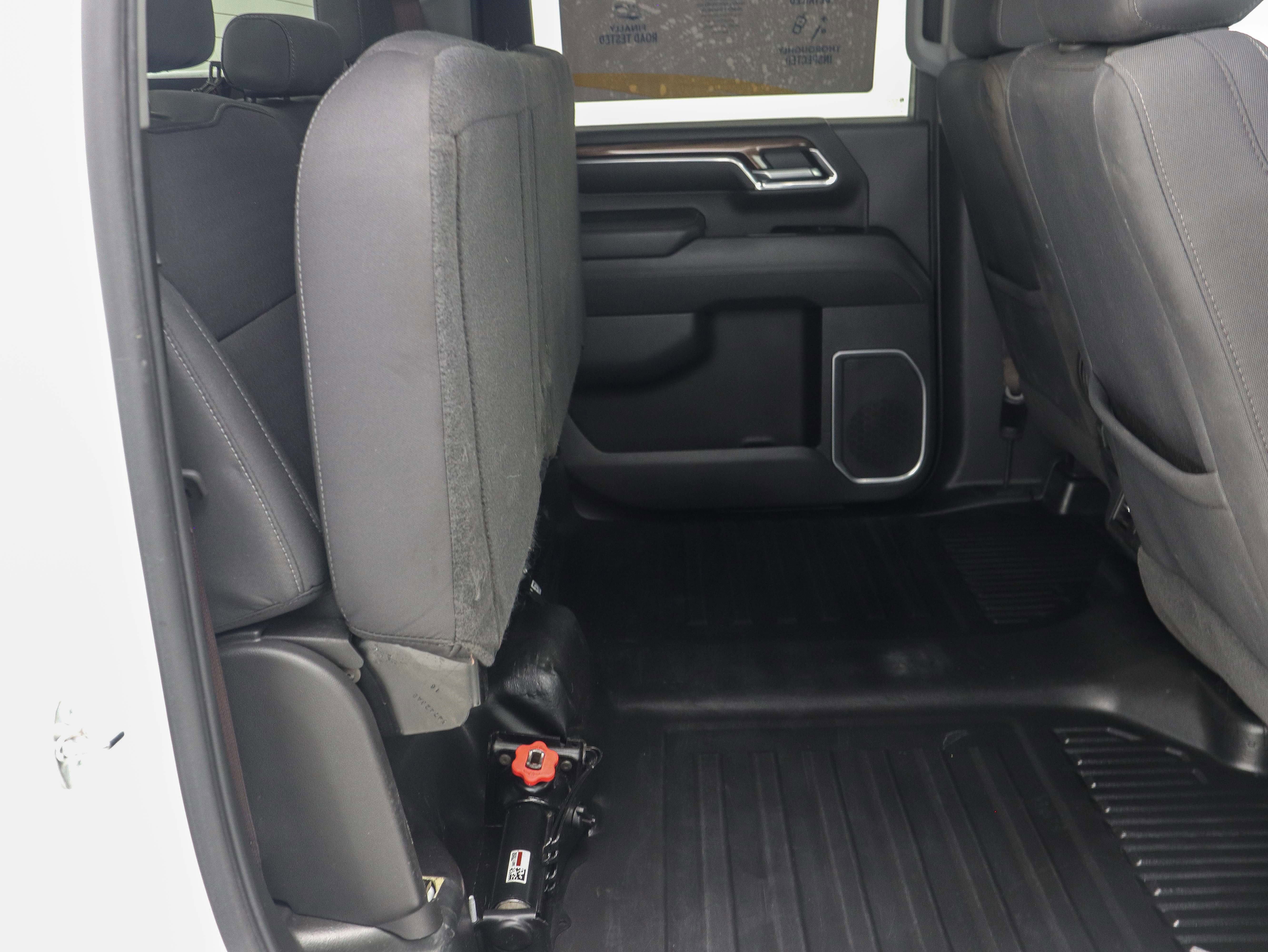 Used 2024 Chevrolet Silverado 2500 LT w/ Convenience Package image 15