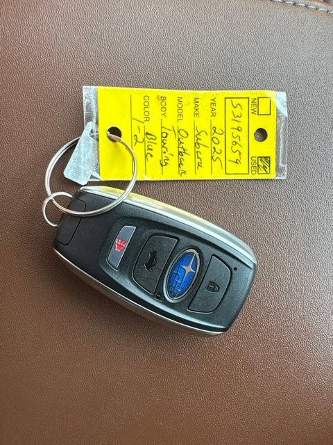 Used 2025 Subaru Outback Touring AWD/4WD image 17
