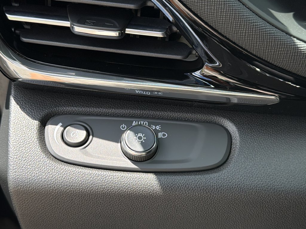 New 2026 Buick Envista Sport Touring w/ Convenience I Package FWD image 30