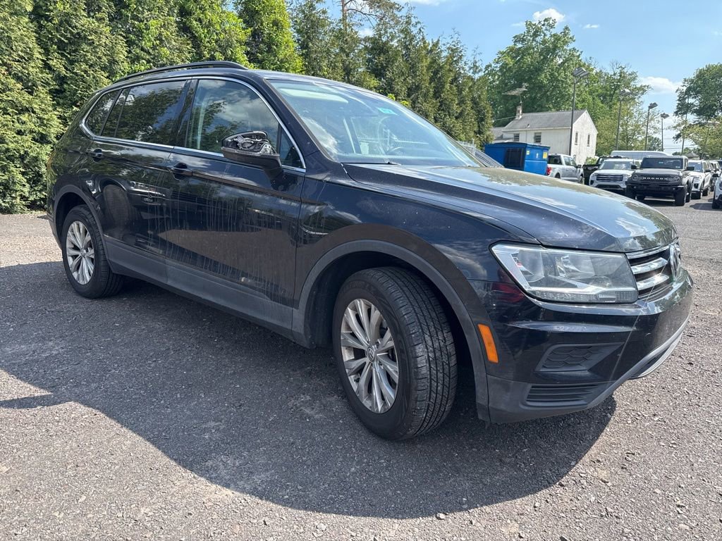 Used 2019 Volkswagen Tiguan SE w/ Panoramic Sunroof Package AWD/4WD image 3