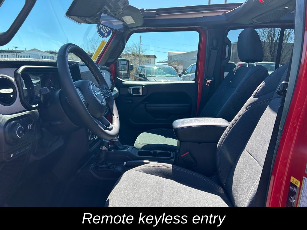 Used 2024 Jeep Wrangler Unlimited w/ Convenience Group image 15