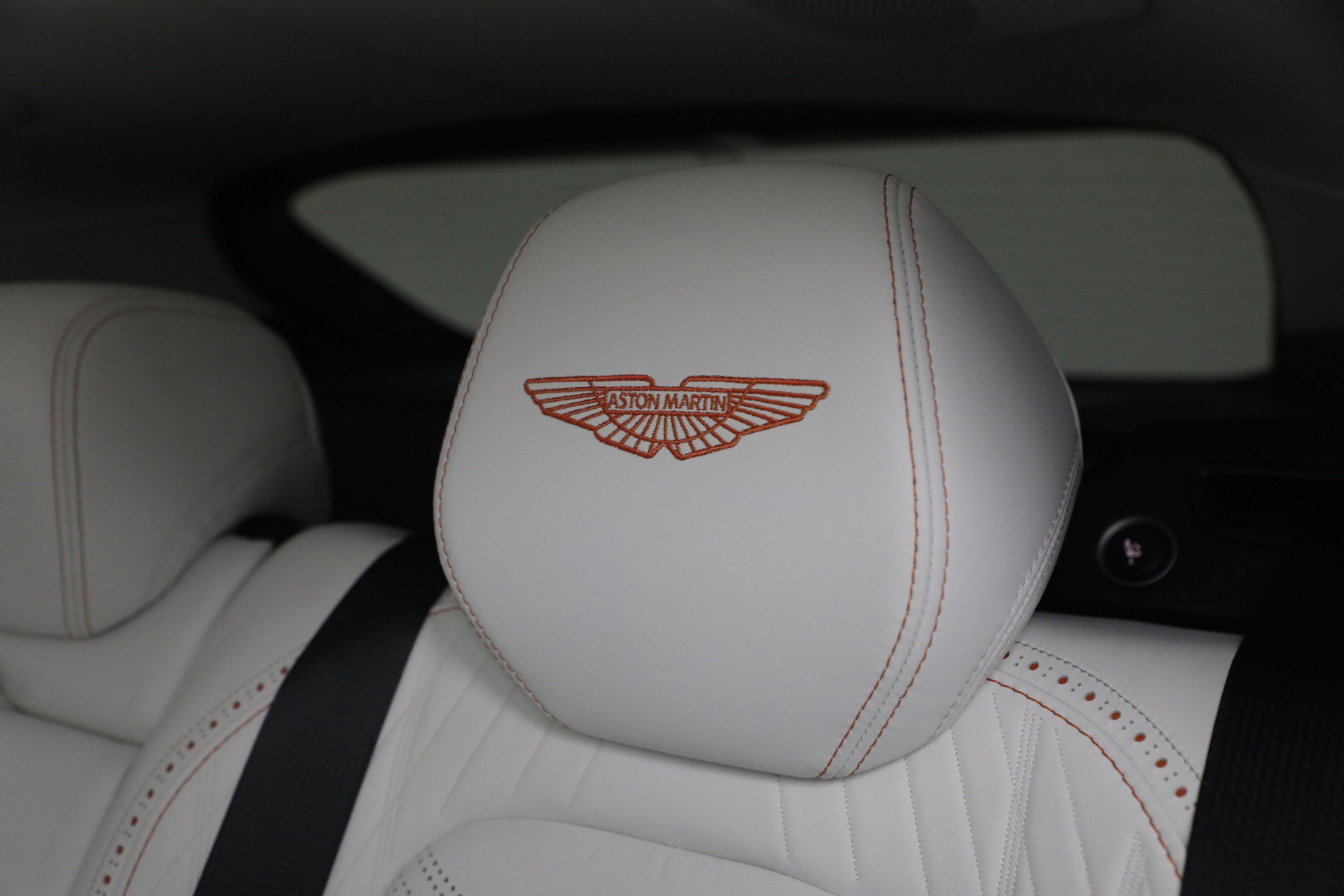 Used 2024 Aston Martin DBX 707 image 32