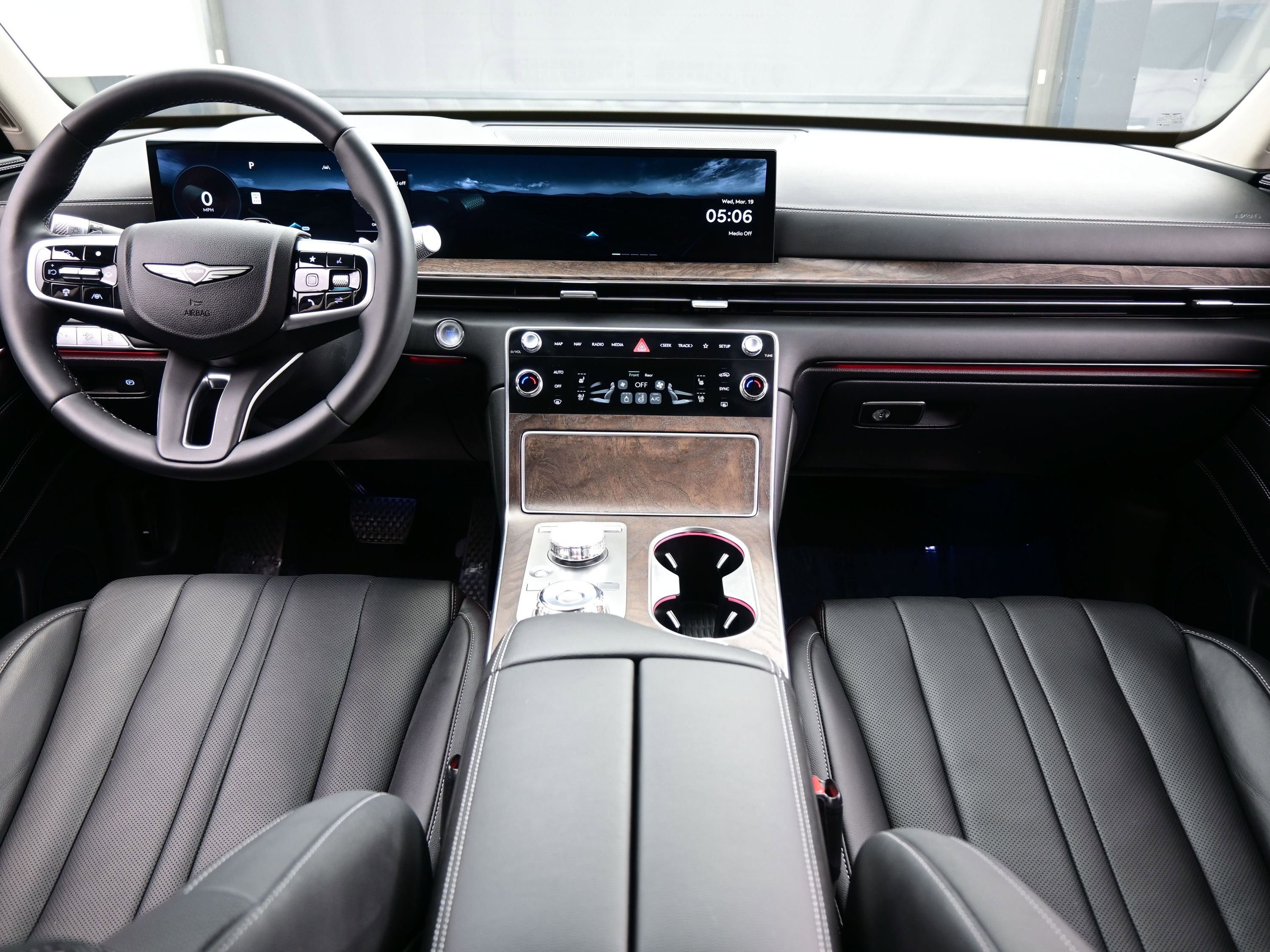 Certified 2025 Genesis GV80 2.5T Advanced image 18