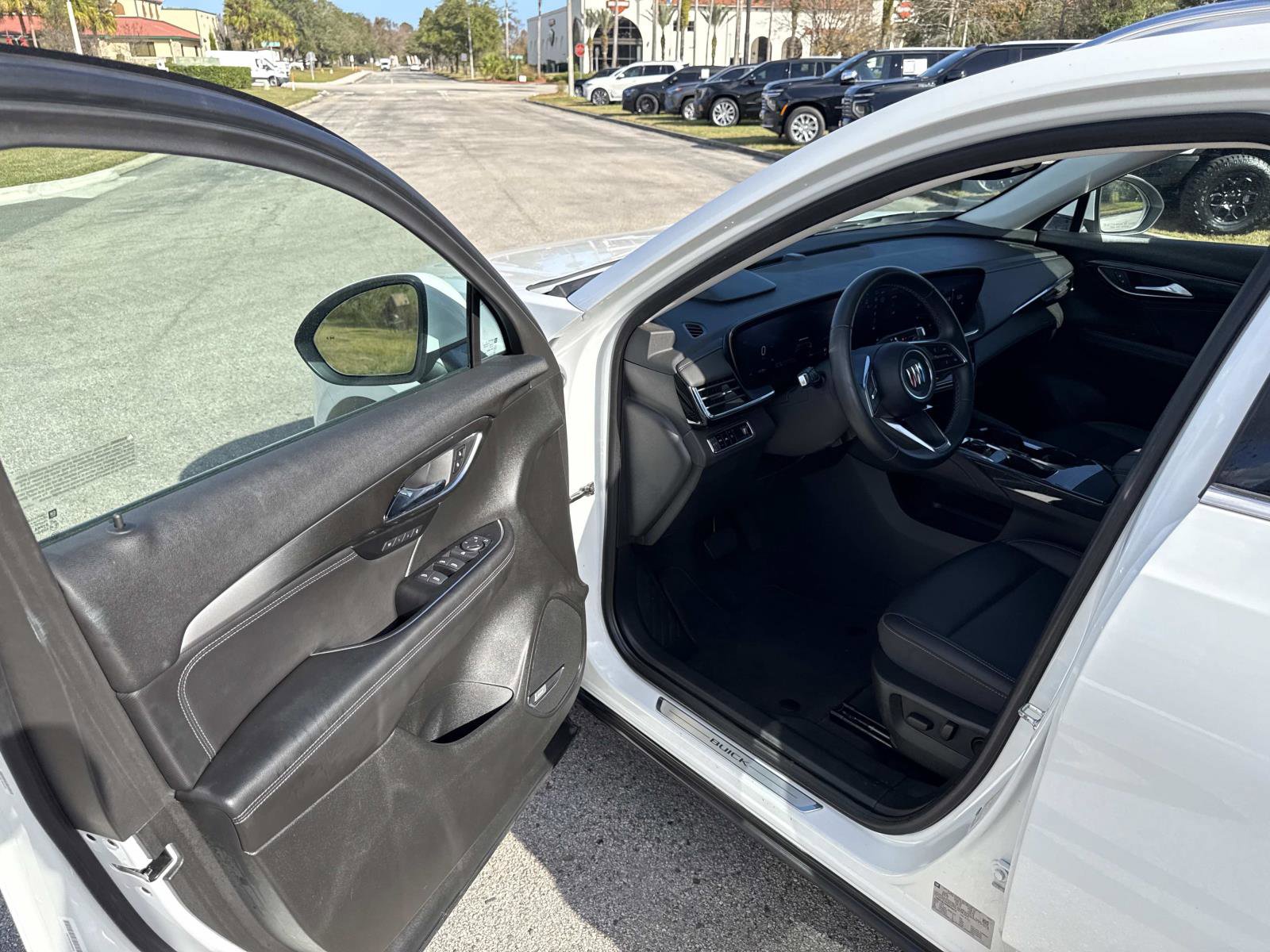 Used 2025 Buick Envision Preferred image 17