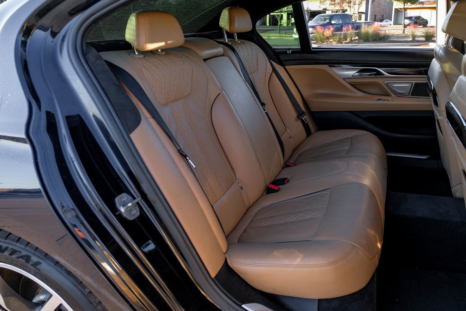 Used 2016 BMW 750i xDrive image 39