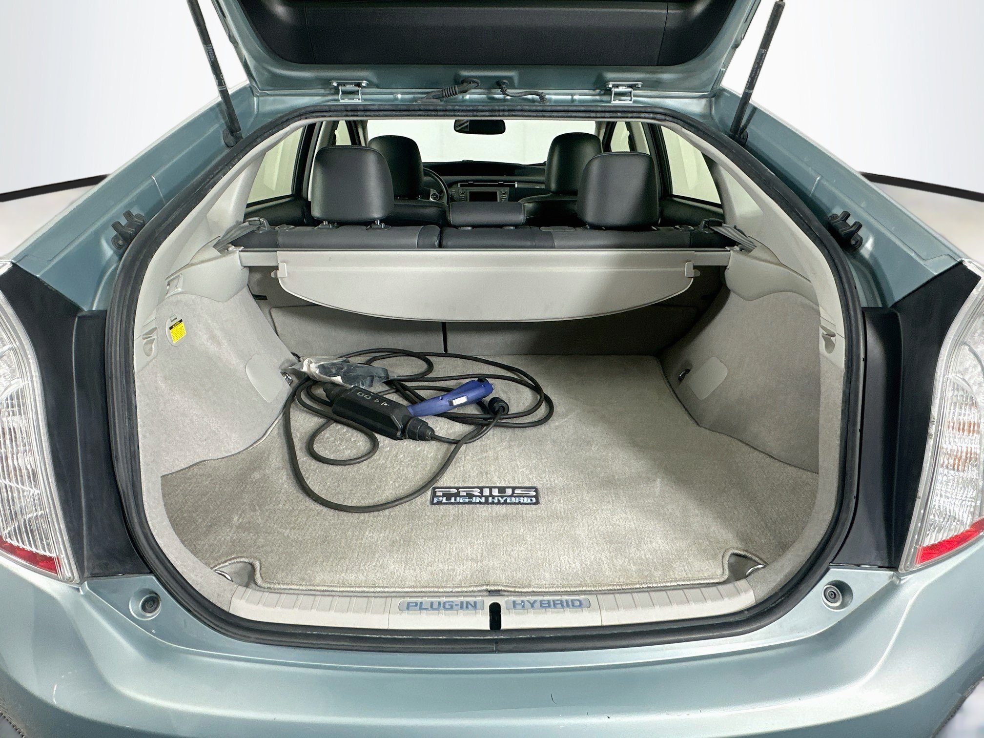 Used 2014 Toyota Prius Prime Advanced FWD image 28