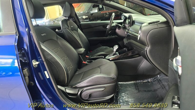 Used 2020 Kia Forte GT-Line w/ GT-Line Premium Package FWD image 16