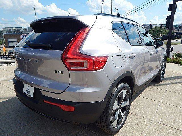 New 2026 Volvo XC40 B5 Plus w/ Protection Package Premier AWD/4WD image 6