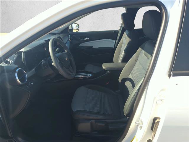Used 2025 Chevrolet Trax LT image 14