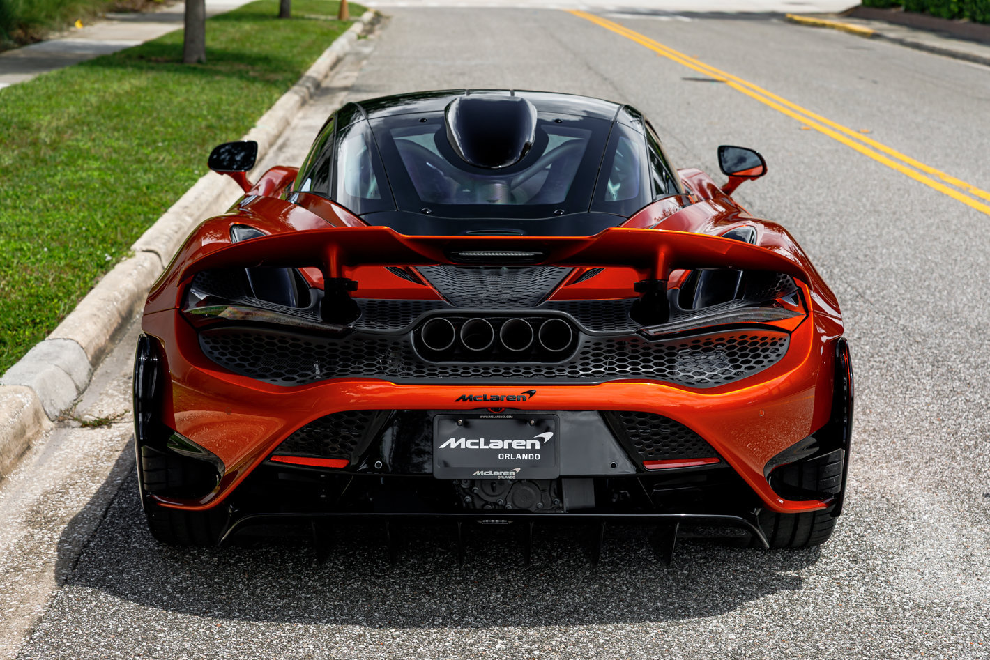 Used 2021 McLaren 765LT RWD image 8