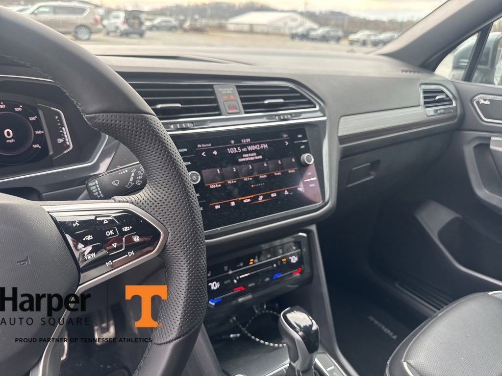 Used 2022 Volkswagen Tiguan SEL R-Line image 16