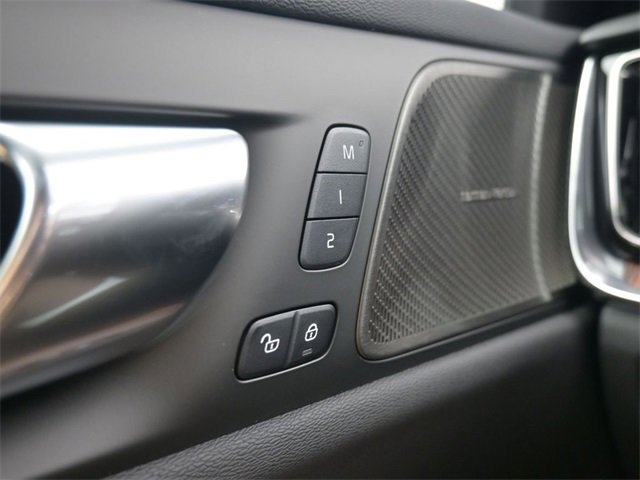 New 2026 Volvo V60 B5 Cross Country Plus w/ Protection Package Premier image 29