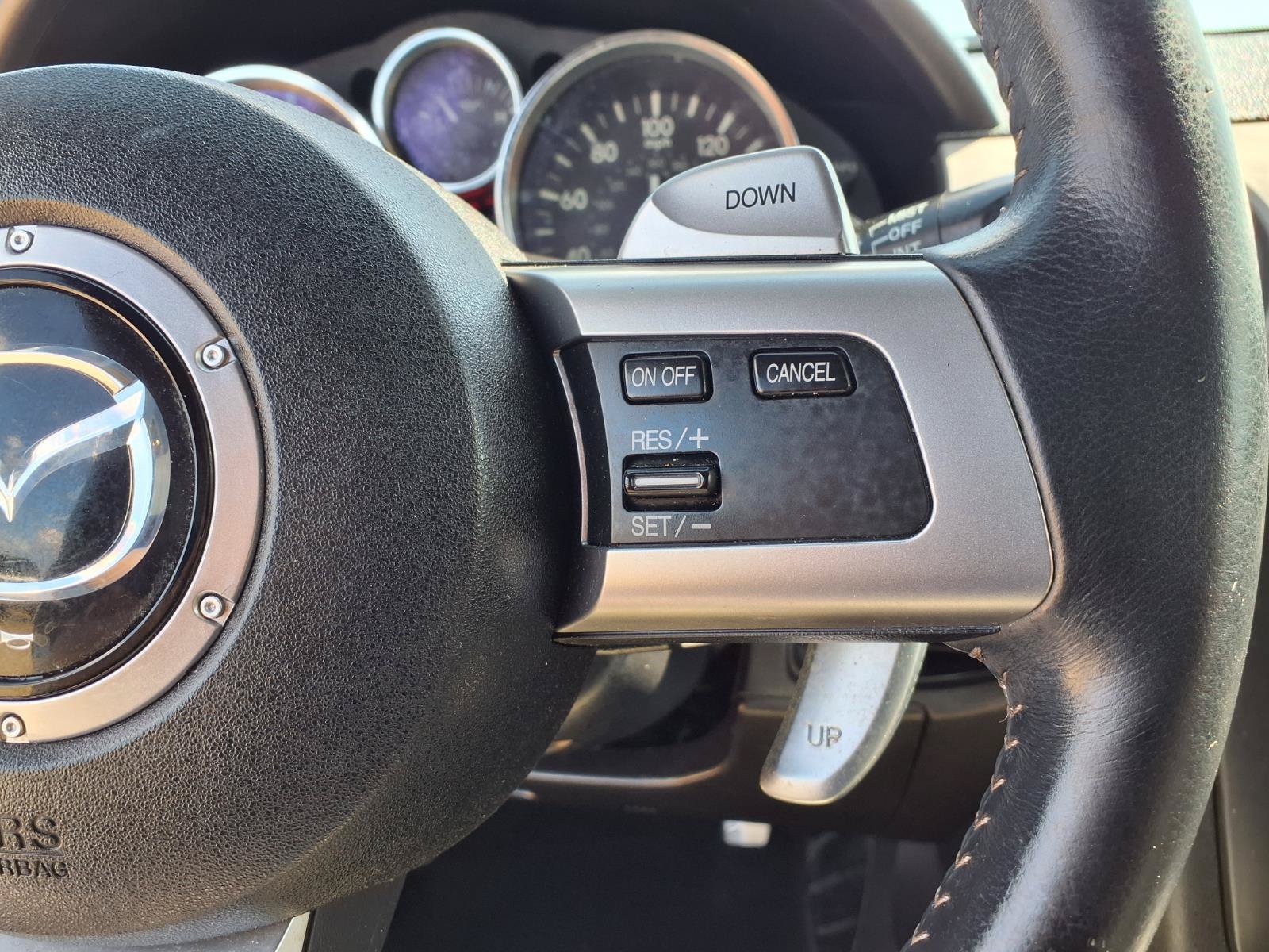 Used 2011 MAZDA MX-5 Miata Grand Touring RWD image 19