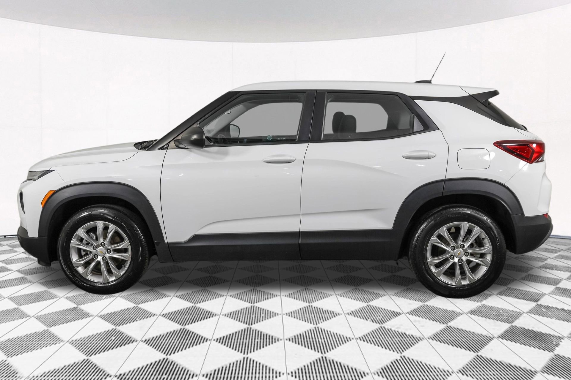 Used 2022 Chevrolet TrailBlazer LS FWD image 19