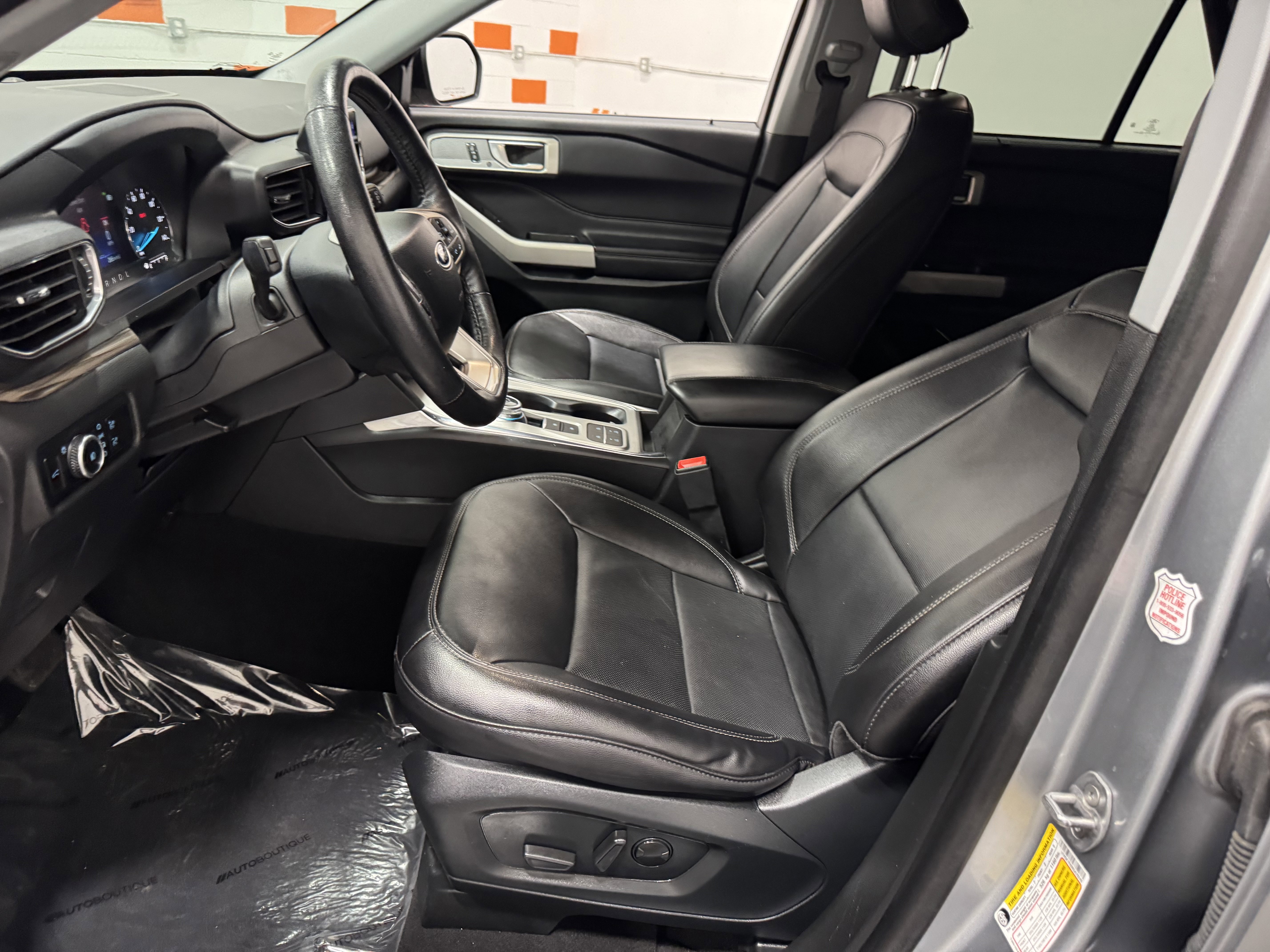 Used 2024 Ford Explorer Limited image 8