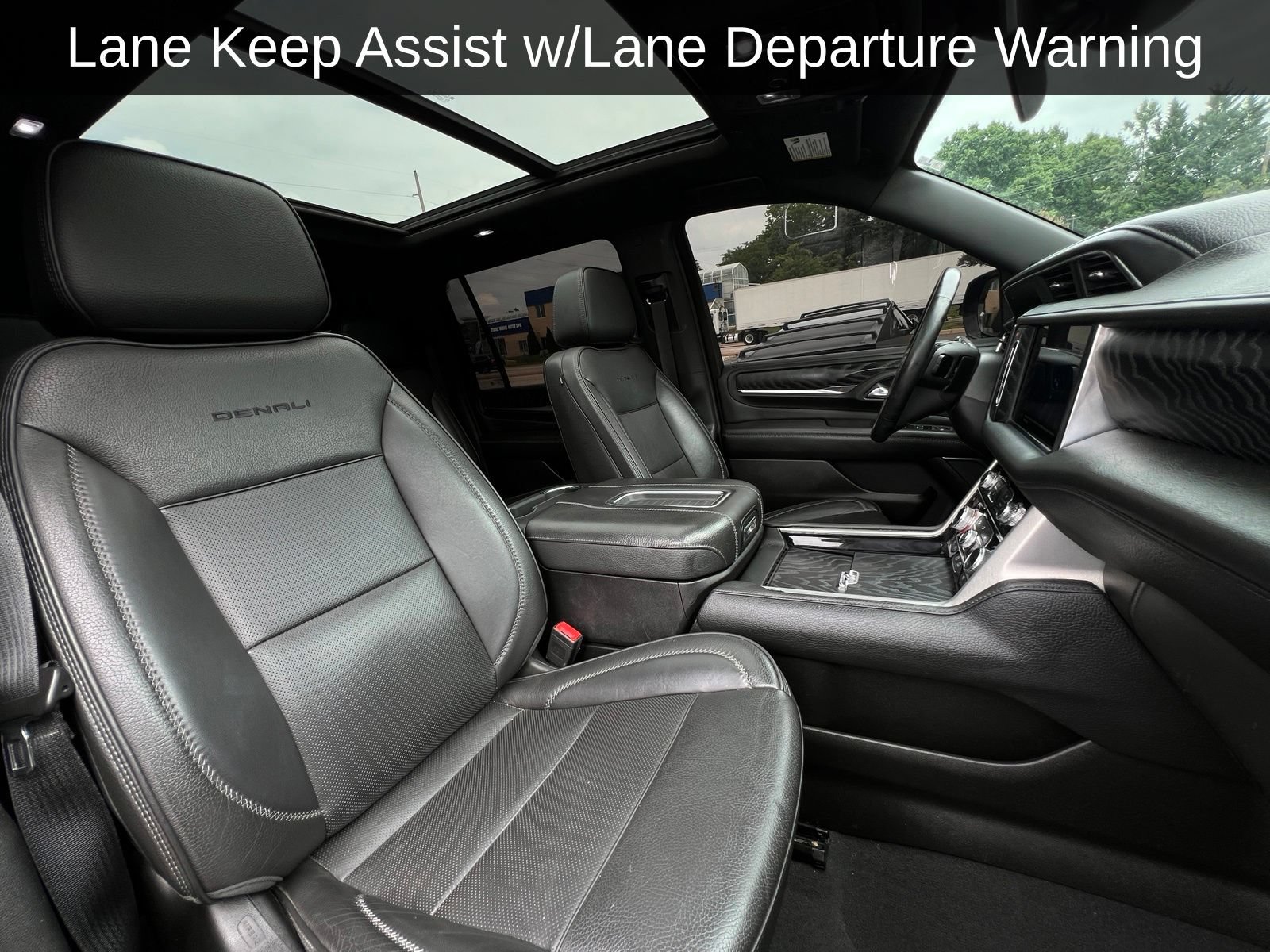 Used 2023 GMC Yukon XL Denali AWD/4WD image 24