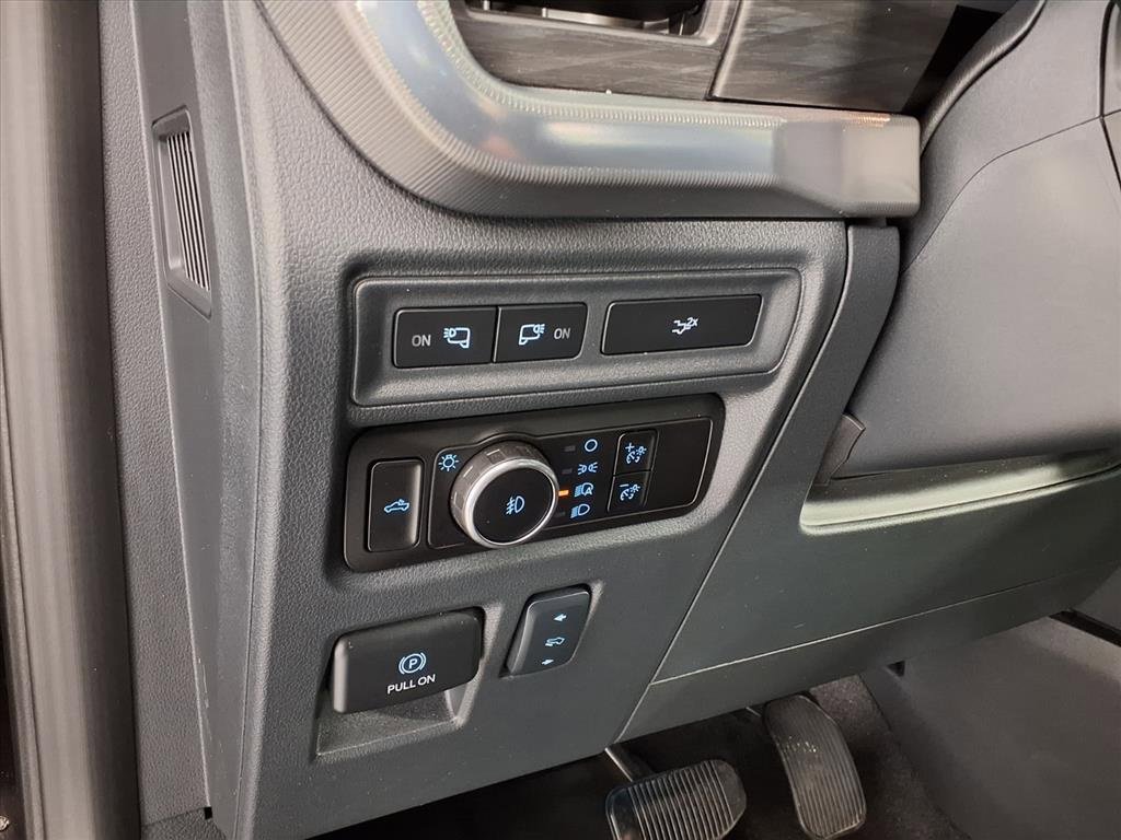 Used 2024 Ford F150 Lariat w/ FX4 Off-Road Package image 19