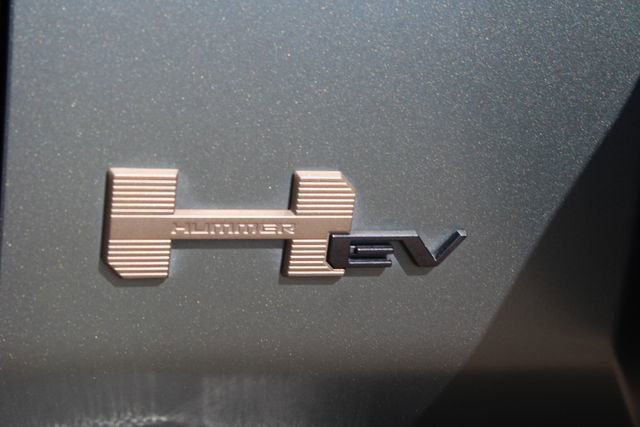 Used 2024 GMC Hummer EV 3X w/ Extreme Off-Road Package AWD/4WD image 9
