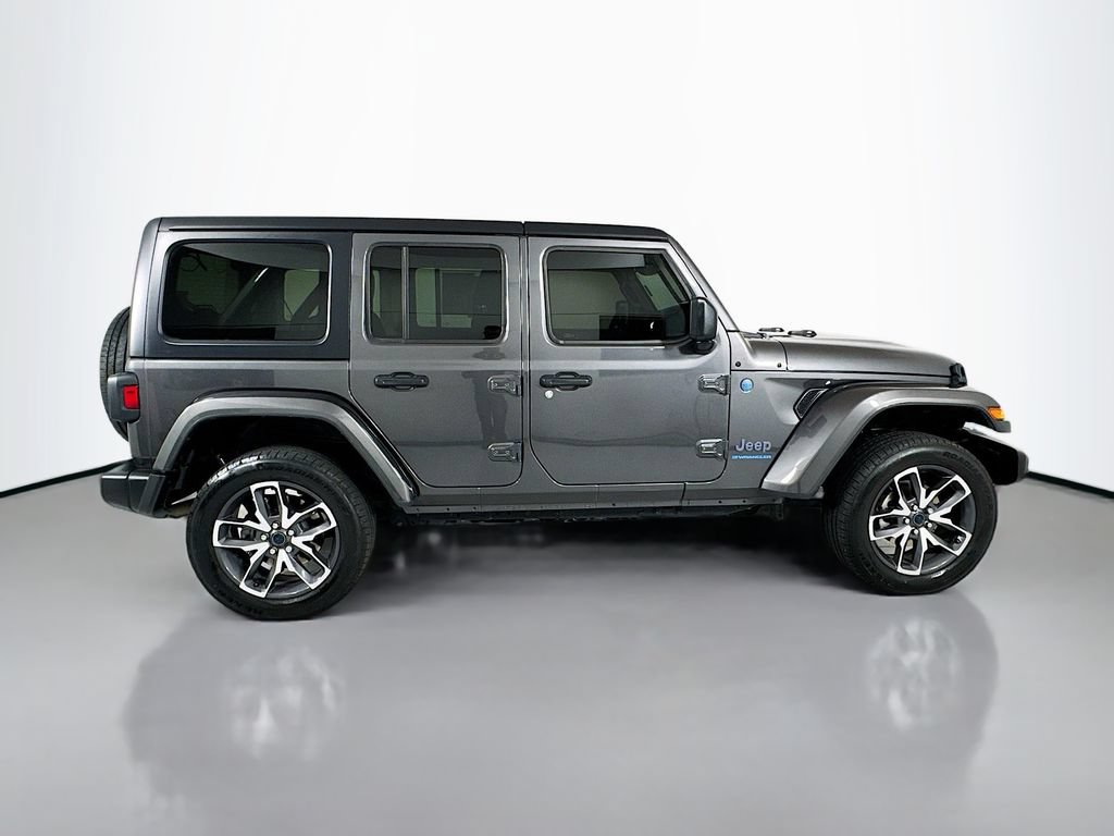 Used 2024 Jeep Wrangler Unlimited AWD/4WD image 8