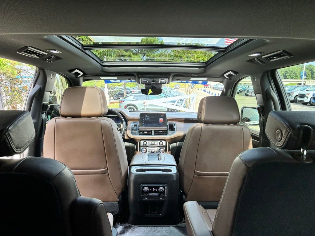 Used 2023 Chevrolet Suburban High Country image 26