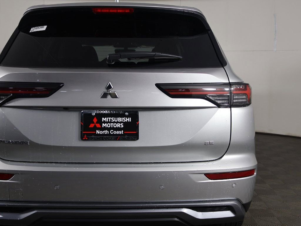 New 2026 Mitsubishi Outlander SE image 18