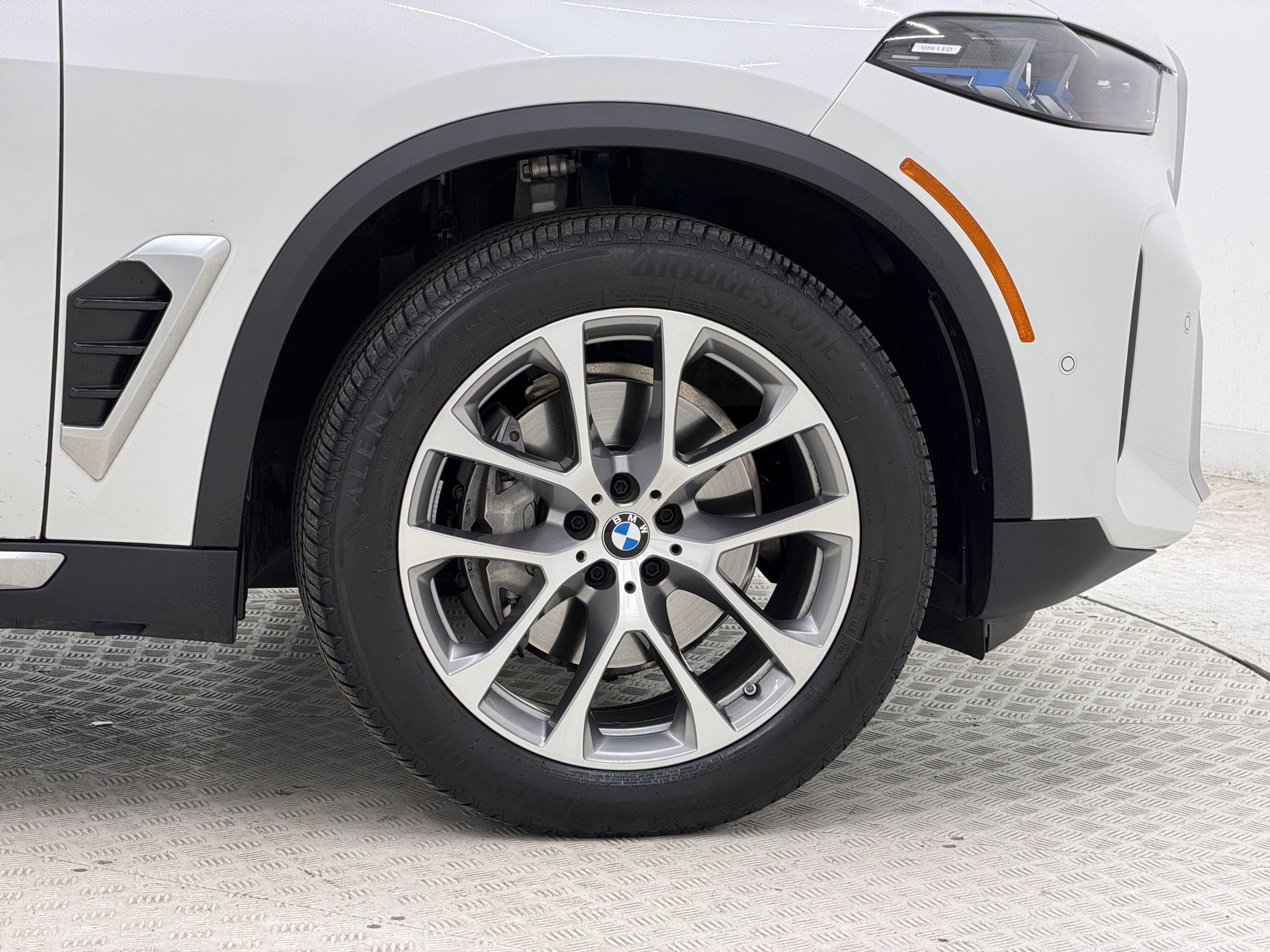 Certified 2025 BMW X5 xDrive40i w/ Climate Comfort Package image 12