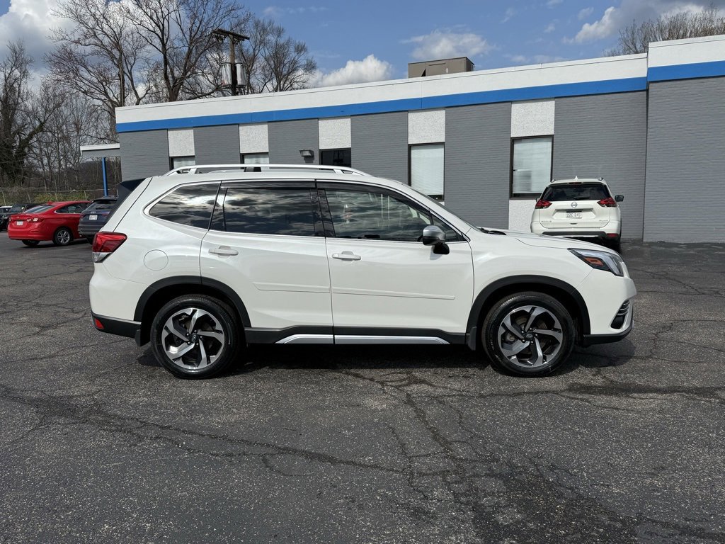 Used 2024 Subaru Forester Touring w/ Convenience Package image 2