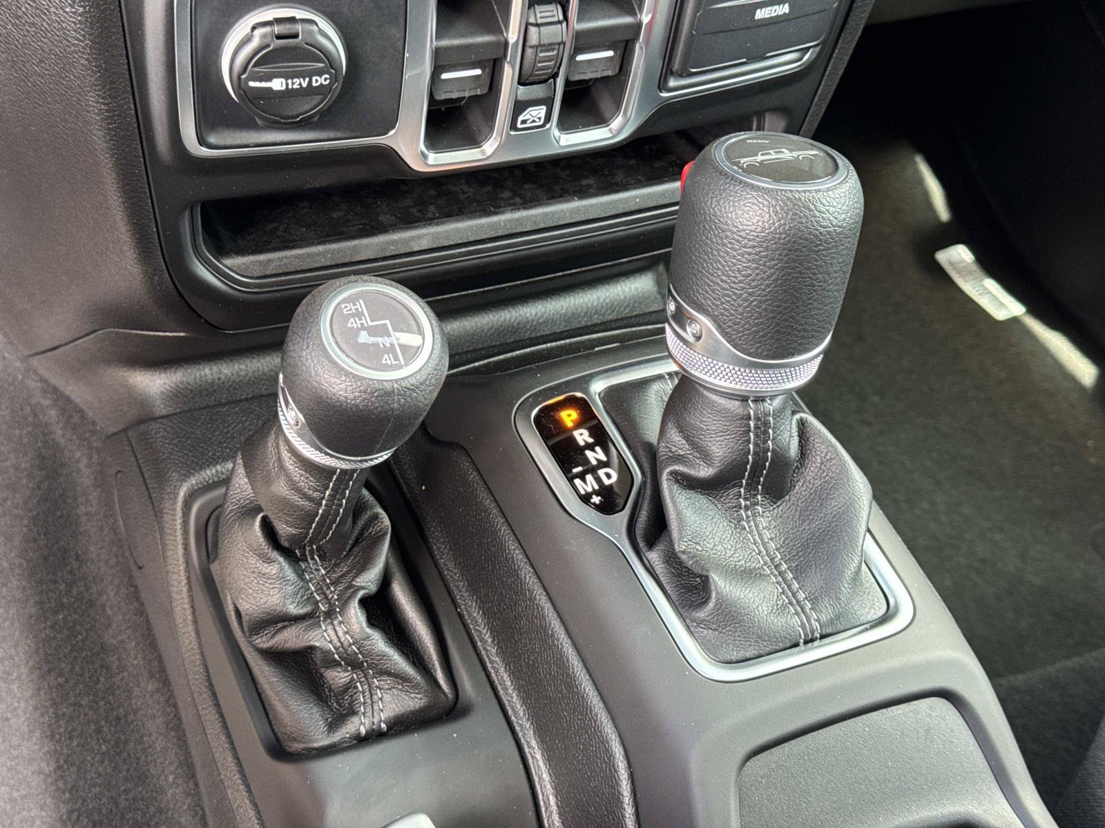 New 2026 Jeep Gladiator Sport AWD/4WD image 17