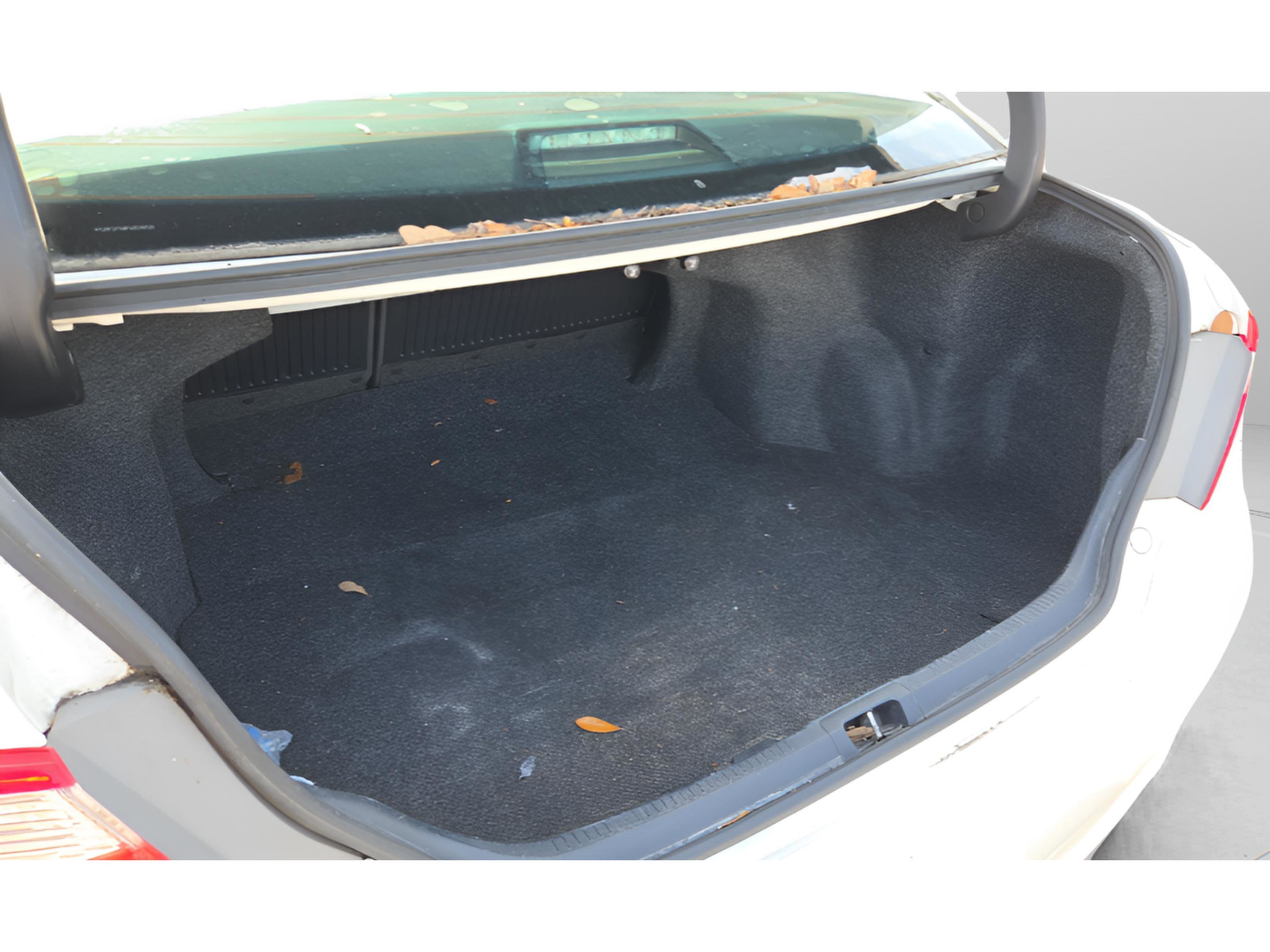 Used 2015 Toyota Camry SE w/ Moonroof Package FWD image 13