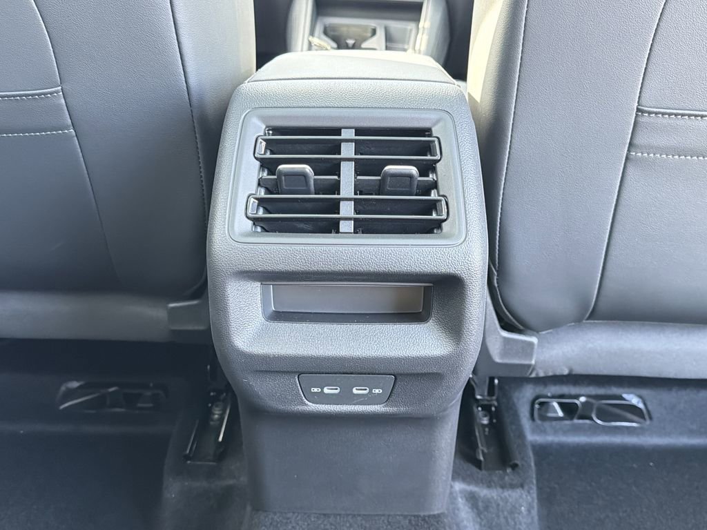 New 2026 Volkswagen Tiguan SE R-Line FWD image 22