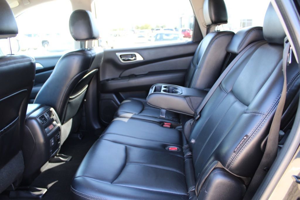 Used 2018 Nissan Pathfinder SL w/ Cargo Package image 27