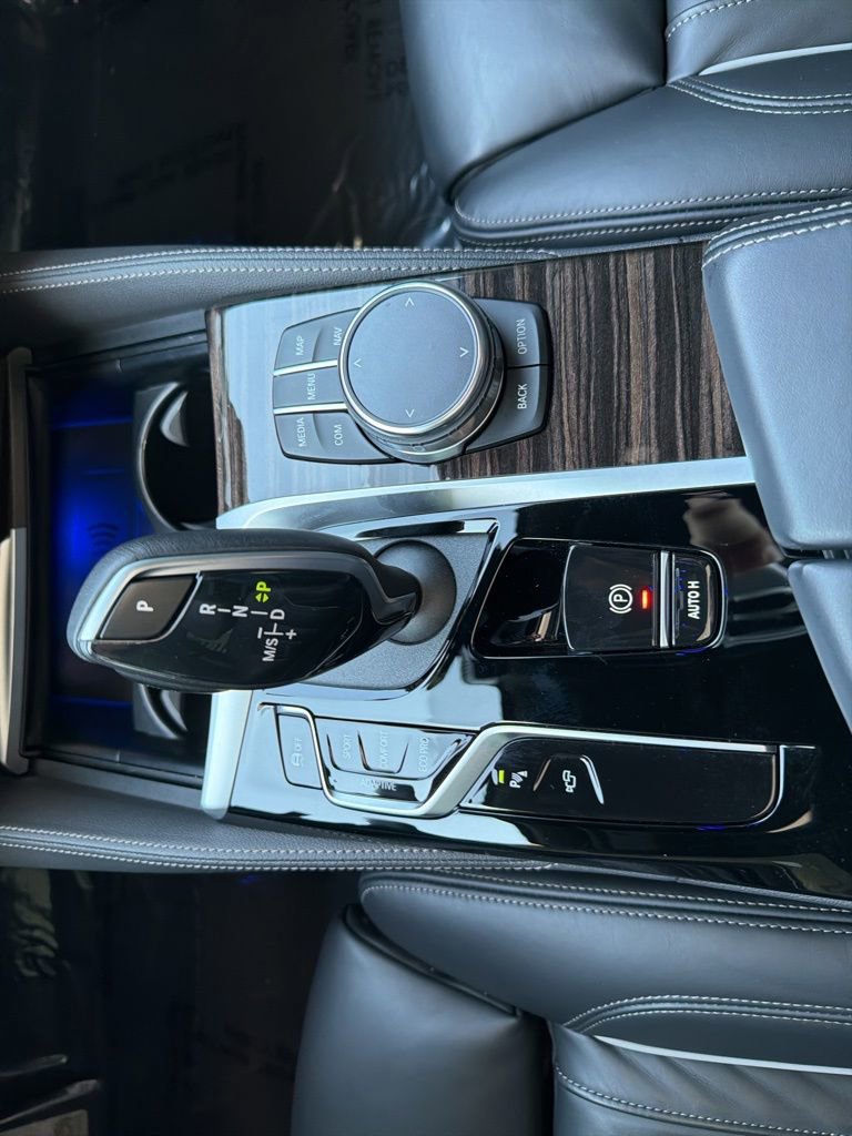 Used 2023 BMW M550i xDrive w/ Parking Assistance Package image 16