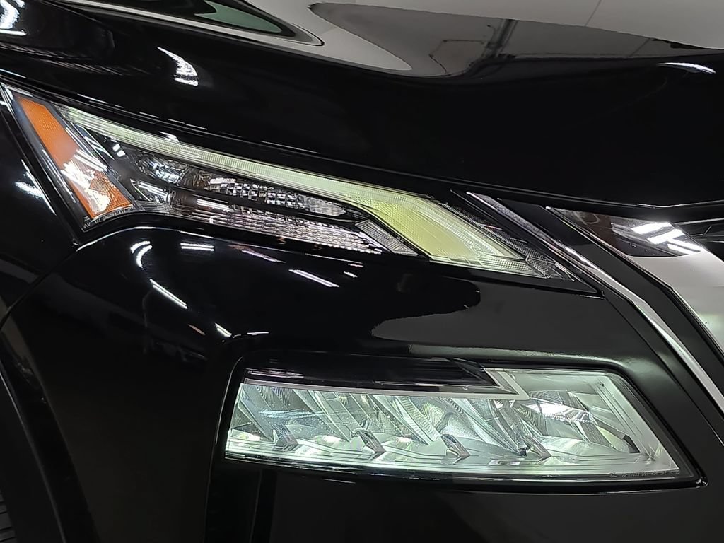 Used 2021 Nissan Rogue SV FWD image 12