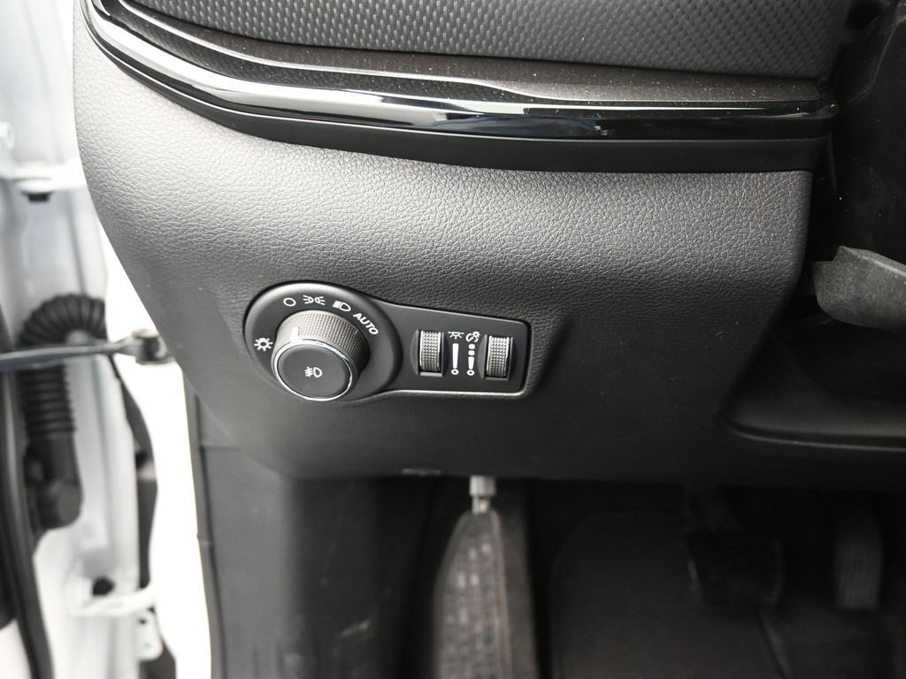 New 2026 Jeep Compass Limited image 34