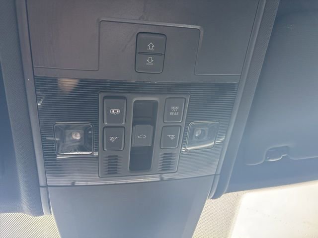 Used 2023 Volkswagen Atlas Cross Sport SEL Premium R-Line image 39