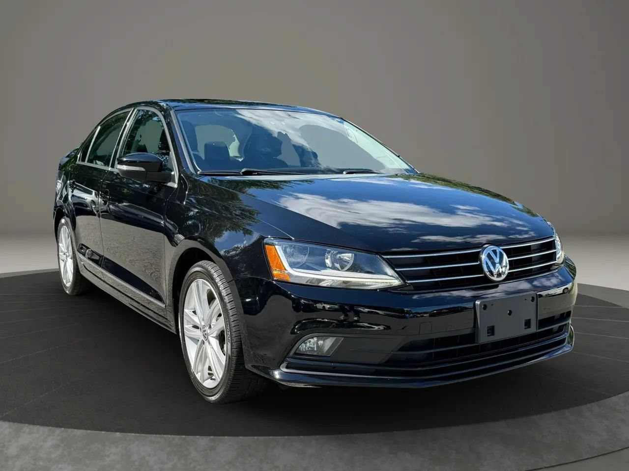Used 2017 Volkswagen Jetta SEL FWD image 3