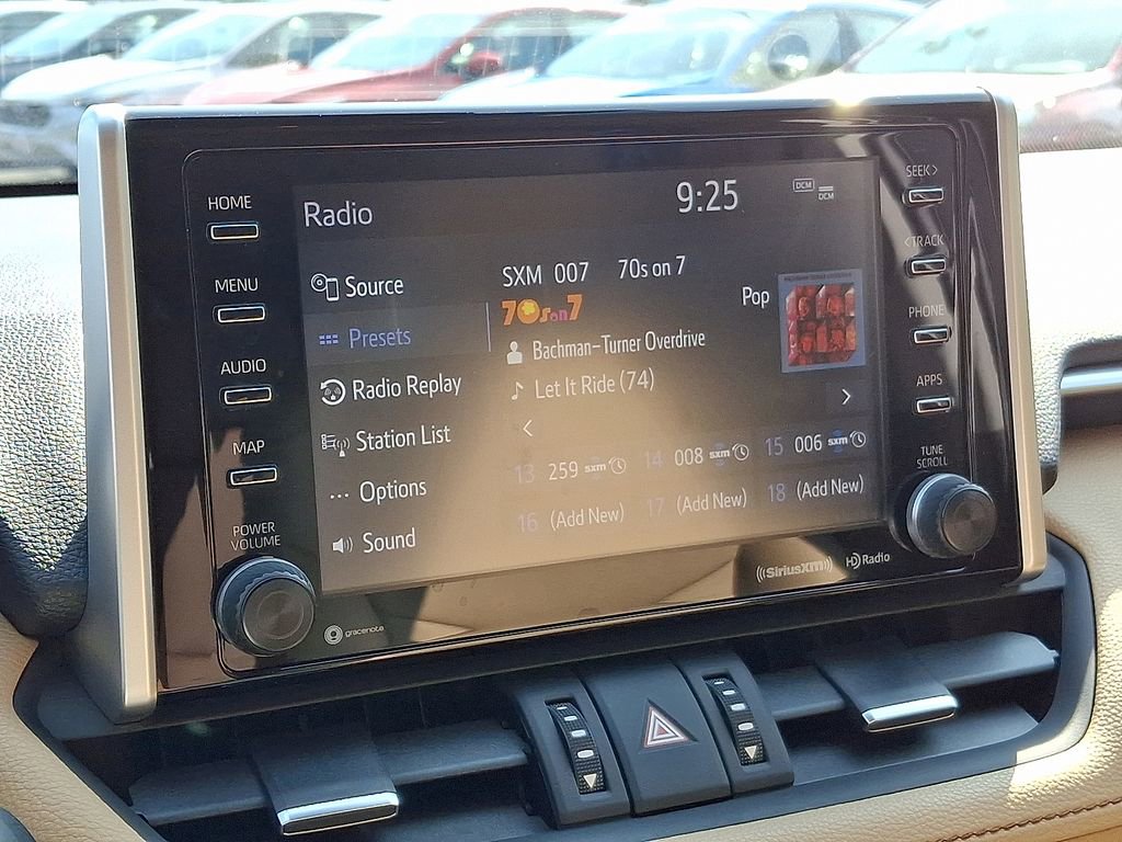 Used 2019 Toyota RAV4 Limited image 17