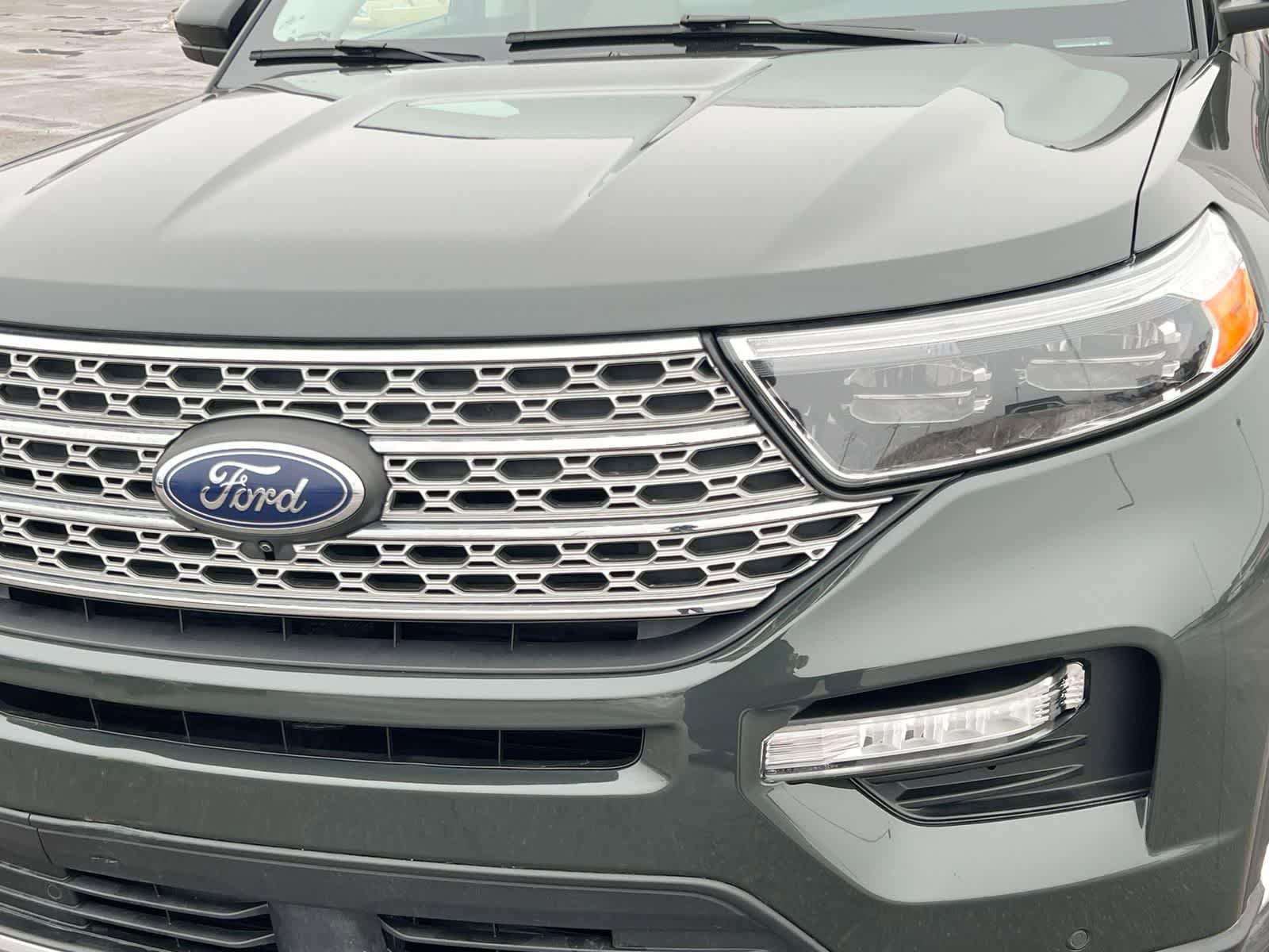 Used 2023 Ford Explorer Limited w/ Hybrid Equipment Group 310A AWD/4WD image 11