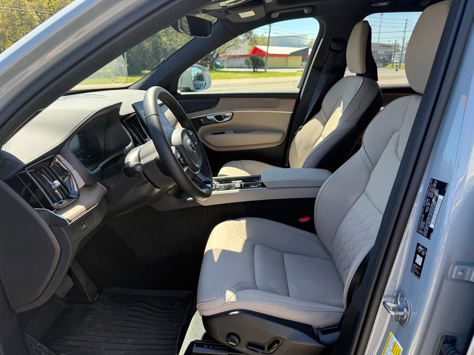 Used 2026 Volvo XC90 B6 Plus w/ Protection Package Premier image 6