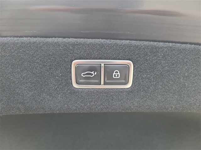 Used 2025 Genesis G90 3.5T image 39