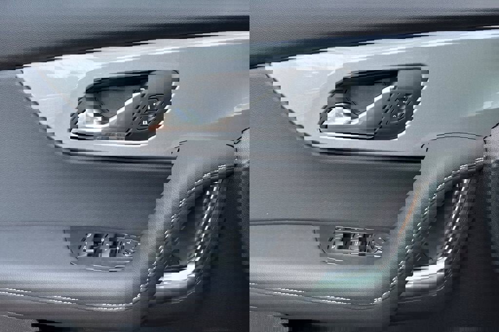 New 2026 Chevrolet Blazer LT w/ Midnight/Sport Edition image 11