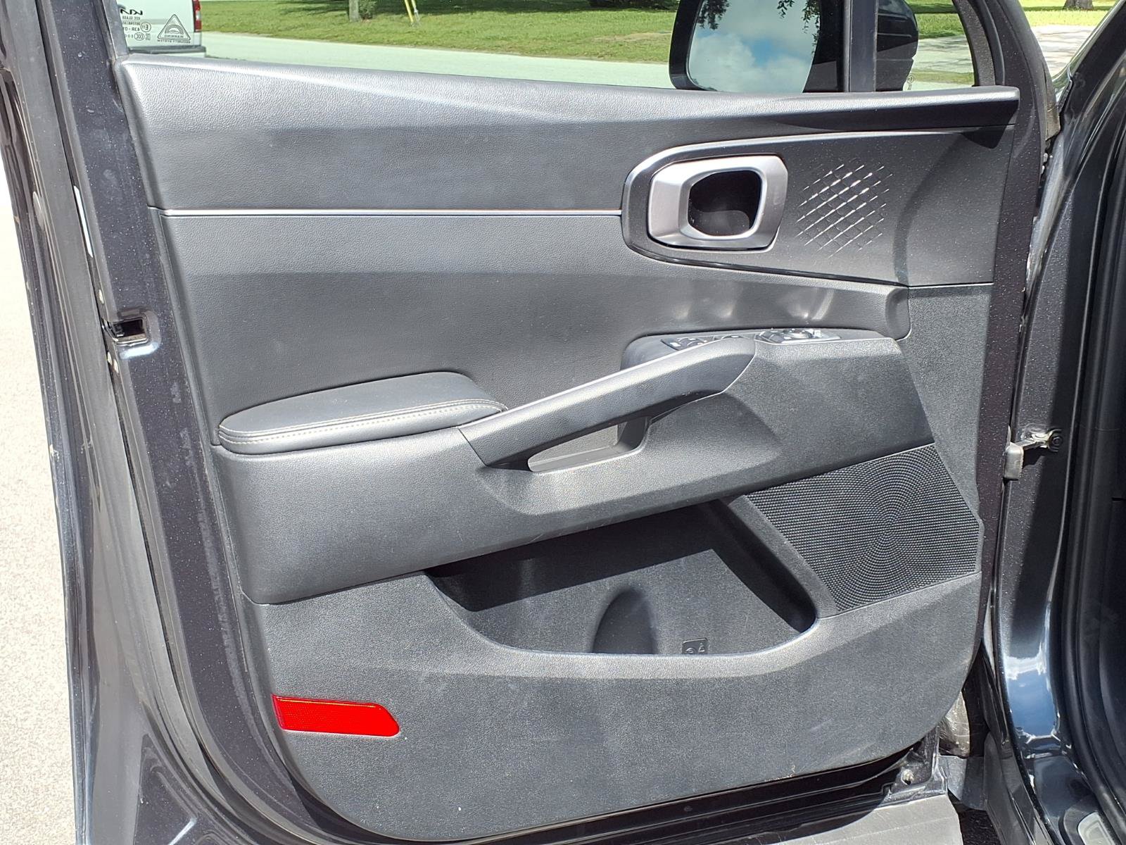 Used 2023 Kia Sorento S FWD image 14