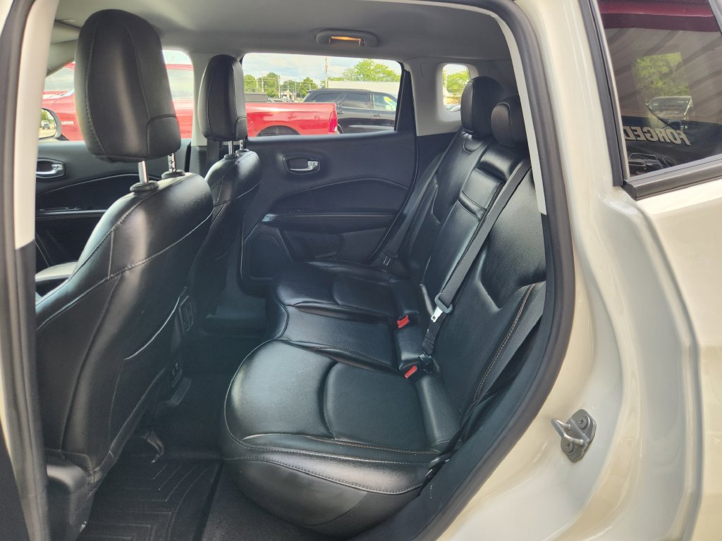 Used 2019 Jeep Compass Limited AWD/4WD image 15
