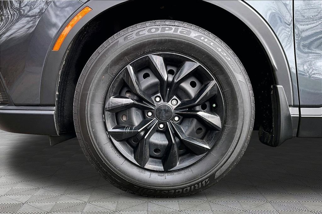 Used 2025 Honda CR-V LX image 23