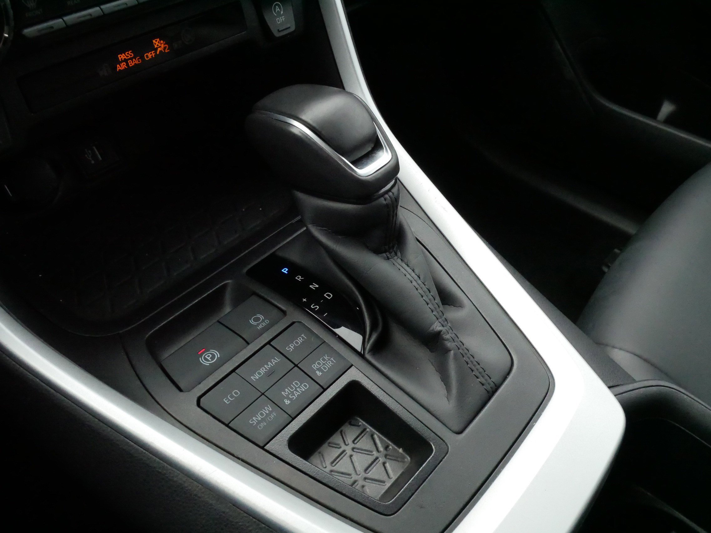 Certified 2025 Toyota RAV4 XLE Premium image 24