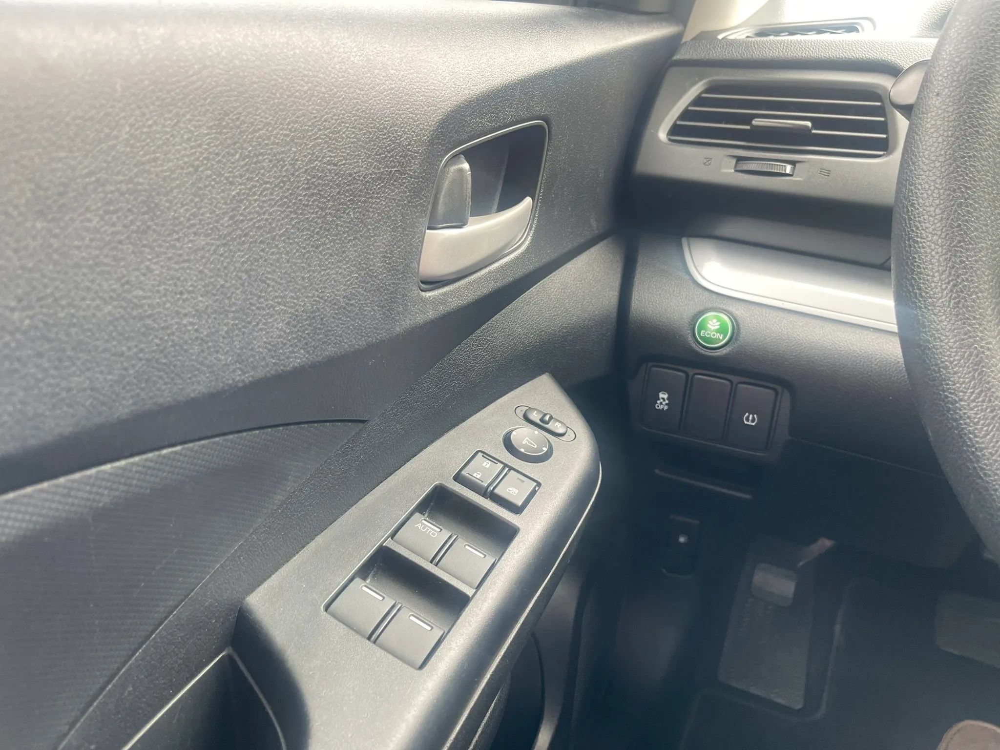 Used 2015 Honda CR-V LX image 20