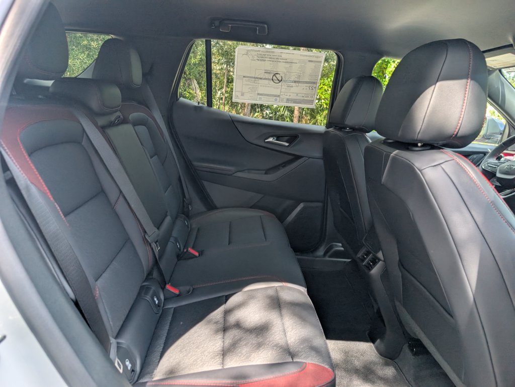 New 2027 Chevrolet Equinox RS w/ Safety and Technology Package FWD image 17