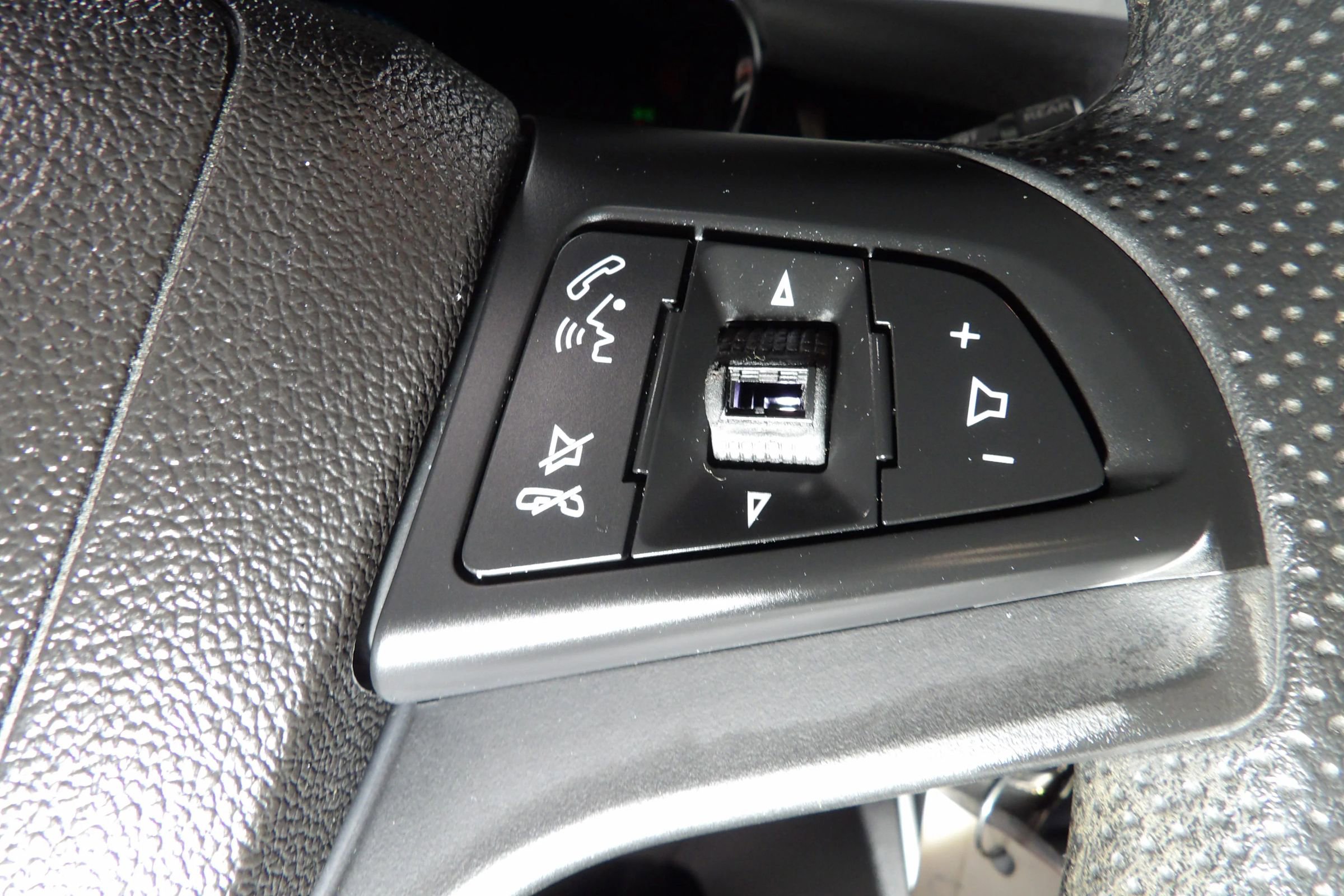 Used 2019 Chevrolet Trax LS FWD image 16