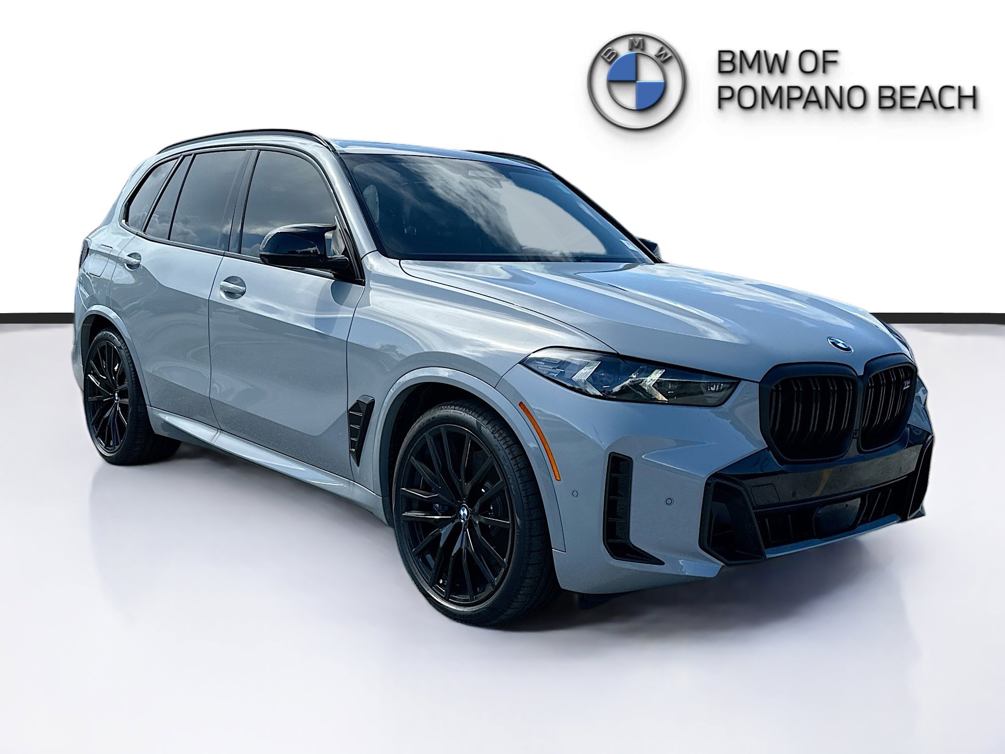 New 2026 BMW X5 M60i image 1